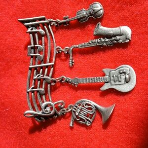 Musical Brooch PIN PEWTER